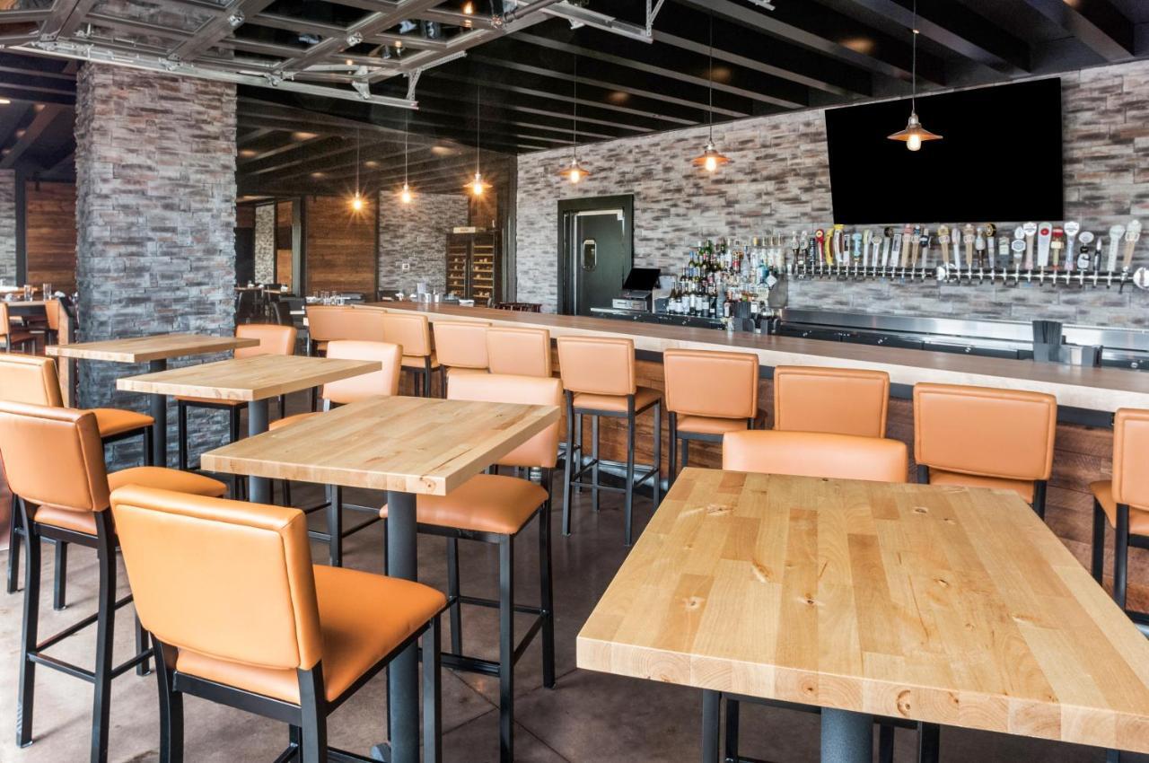 Hotel Cobblestone & Appleton International Airport Neenah