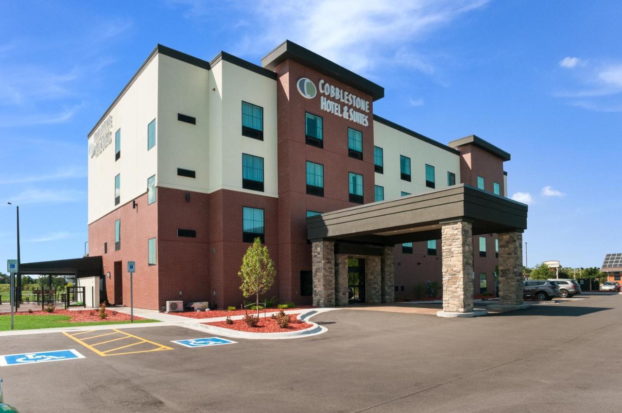 Cobblestone & Appleton International Airport Hotel Neenah